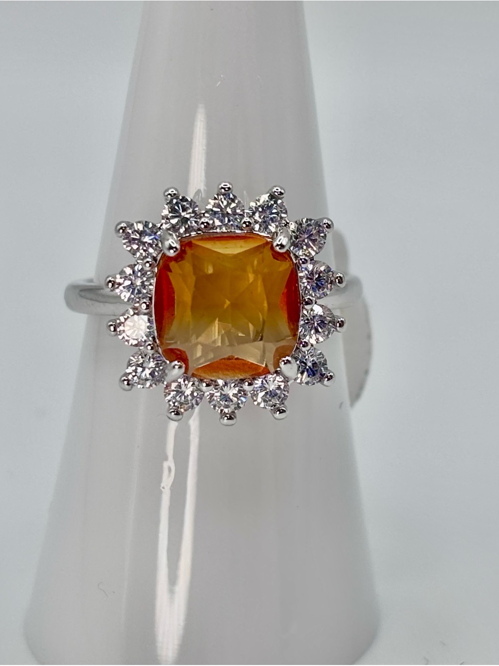 NWT RBP lab created yellow ombre sapphire on rhodium plated band size 7